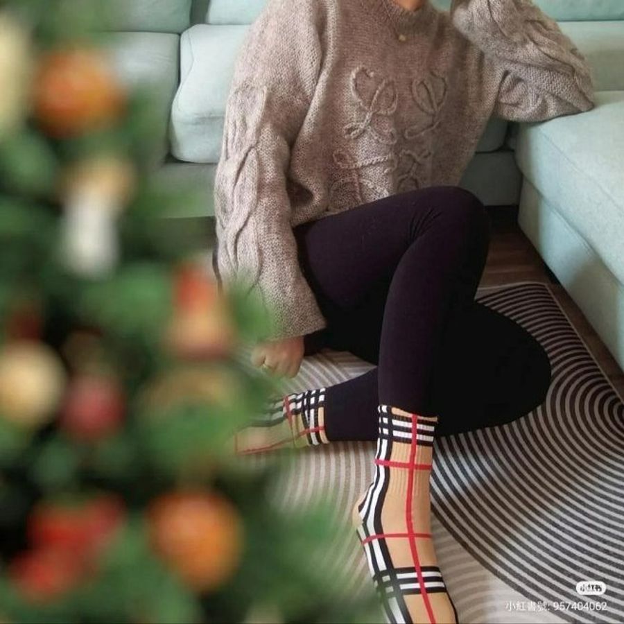 💎Han's house精品服飾💎burberry TB 格紋 襪子 現貨M-1