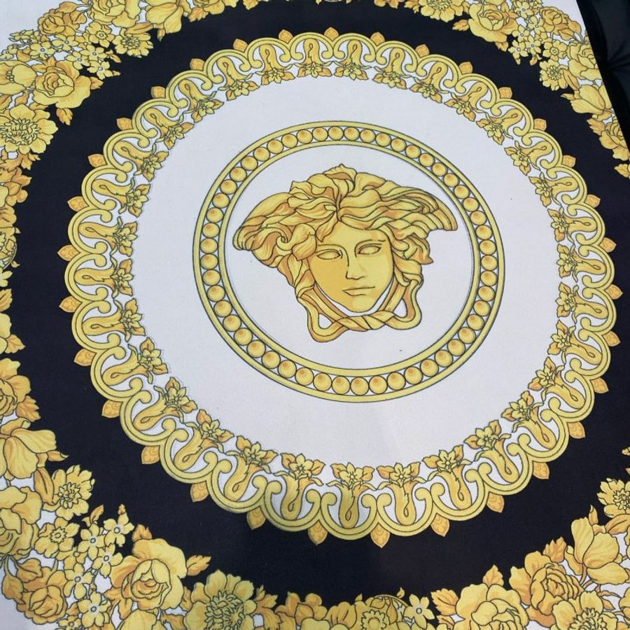 💎Han's house精品服飾💎VERSACE 凡賽斯 女神頭 頂級黑牌  地店 瑜伽墊 183X83 CM 現貨 原價15000-5