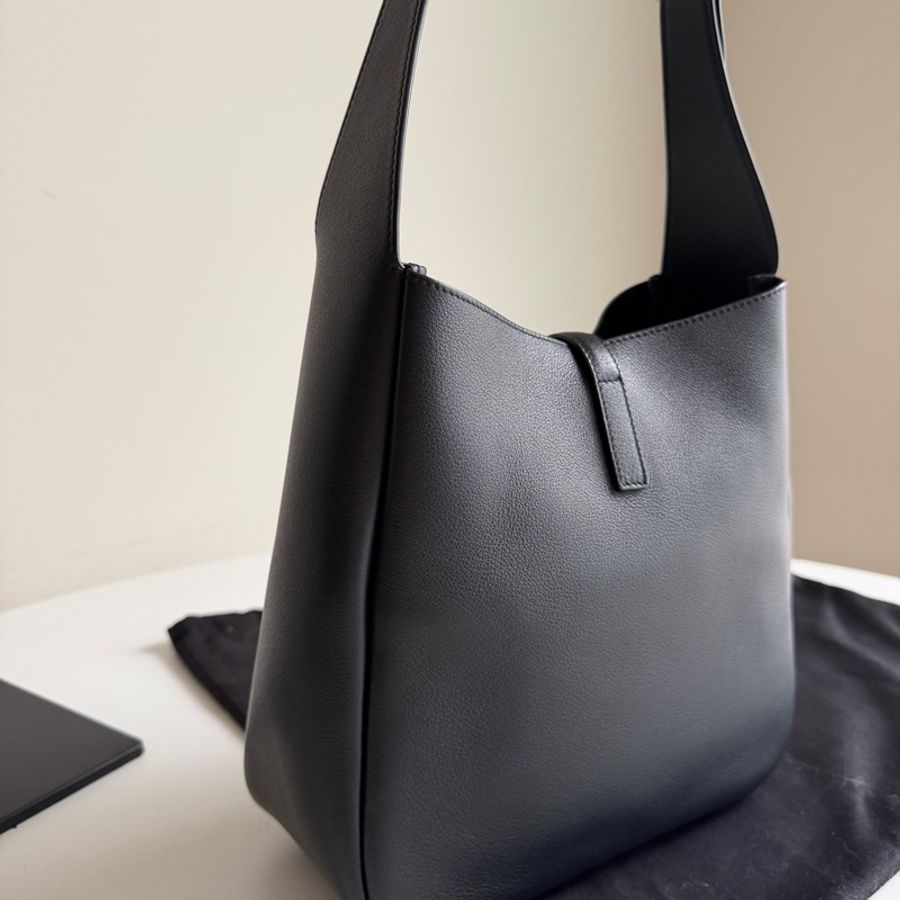 SAINT LAURENT HOBO小號黑色牛皮金扣肩背包 （包況極佳）-2