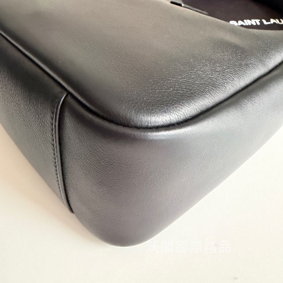 SAINT LAURENT HOBO小號黑色牛皮金扣肩背包 （包況極佳）-5
