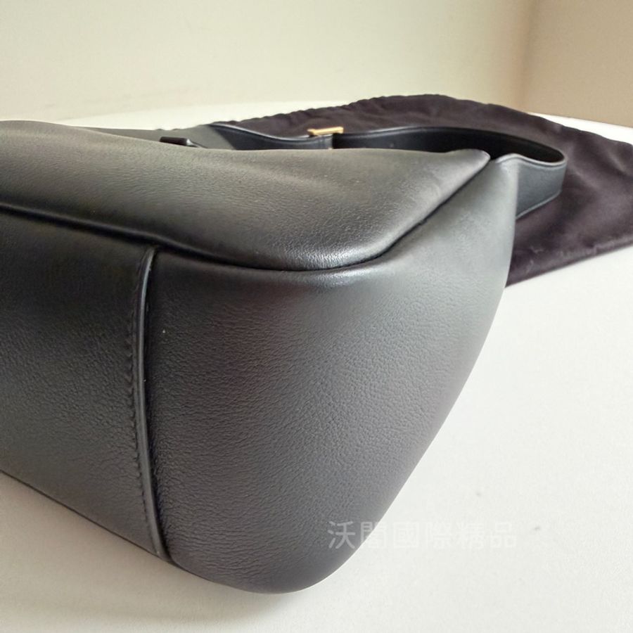 SAINT LAURENT HOBO小號黑色牛皮金扣肩背包 （包況極佳）-8
