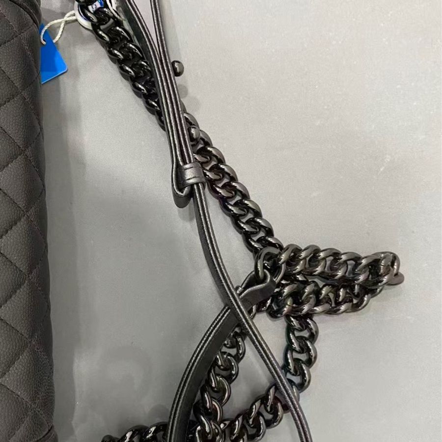 Chanel • Le Boy 25 全黑荔枝牛皮 So Black 全配-17