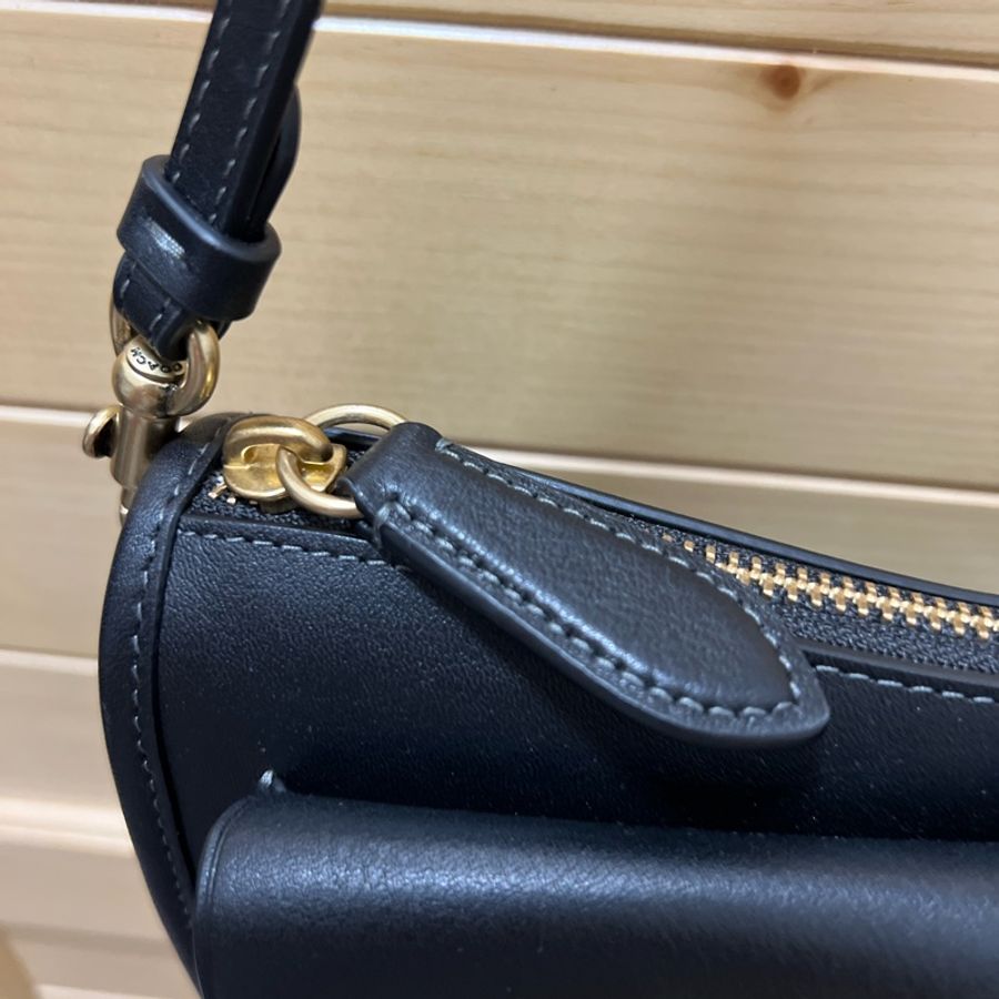 coach 肩背斜背包黑-3