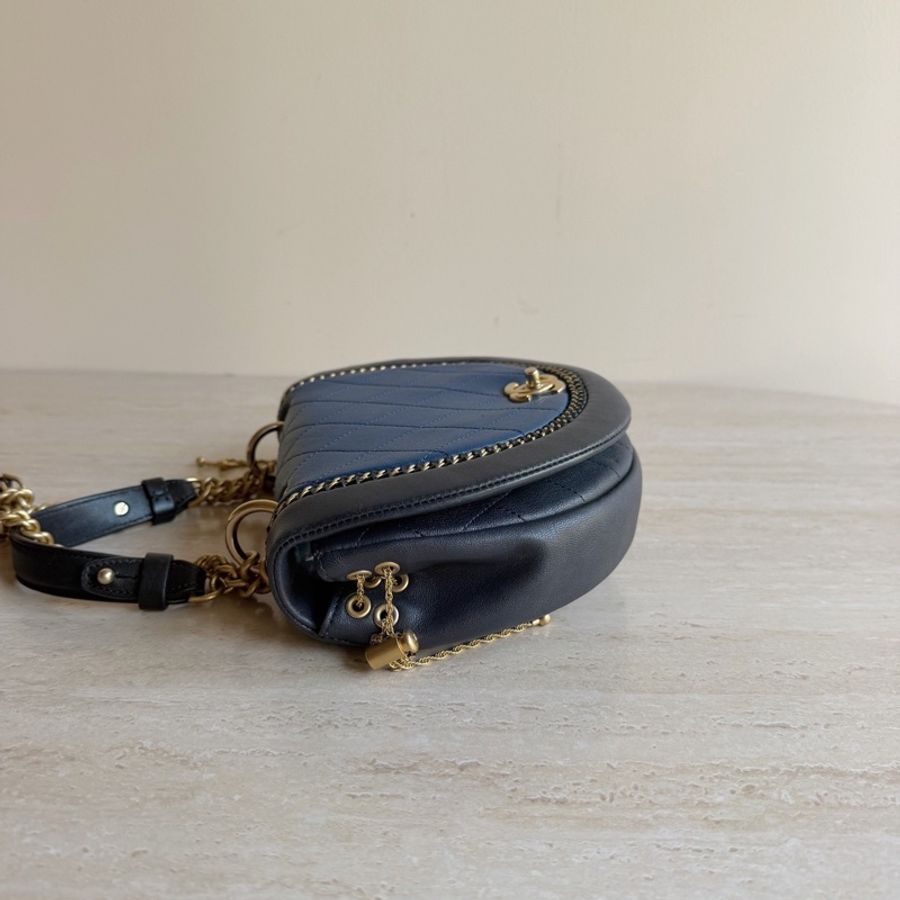 Chanel香奈兒黑金拼色馬鞍包+25開 底長22cm-5