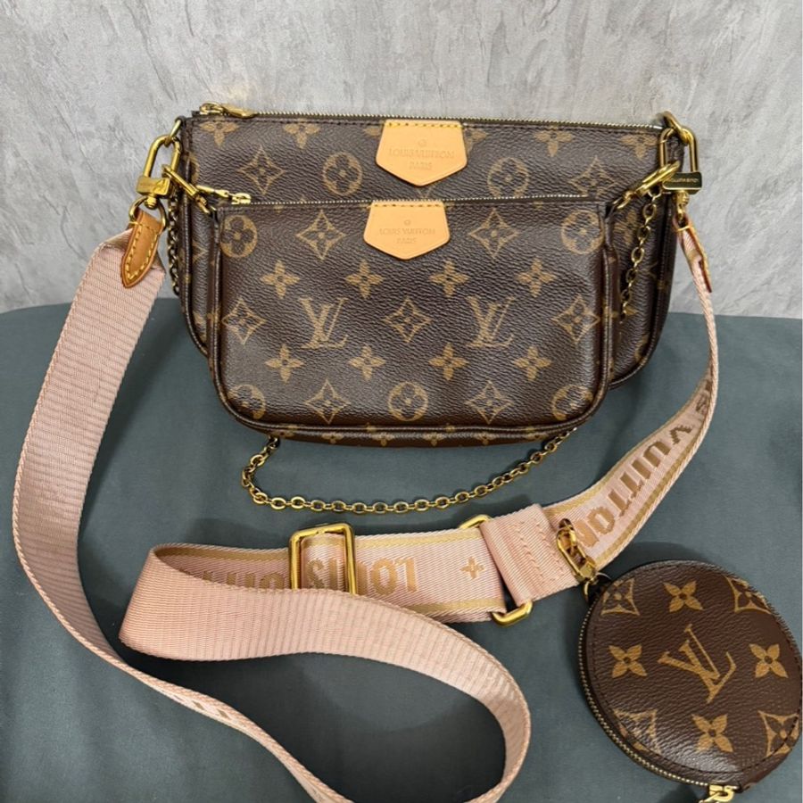 LOUIS VUITTON 五合一粉色背帶（芯片款）-0