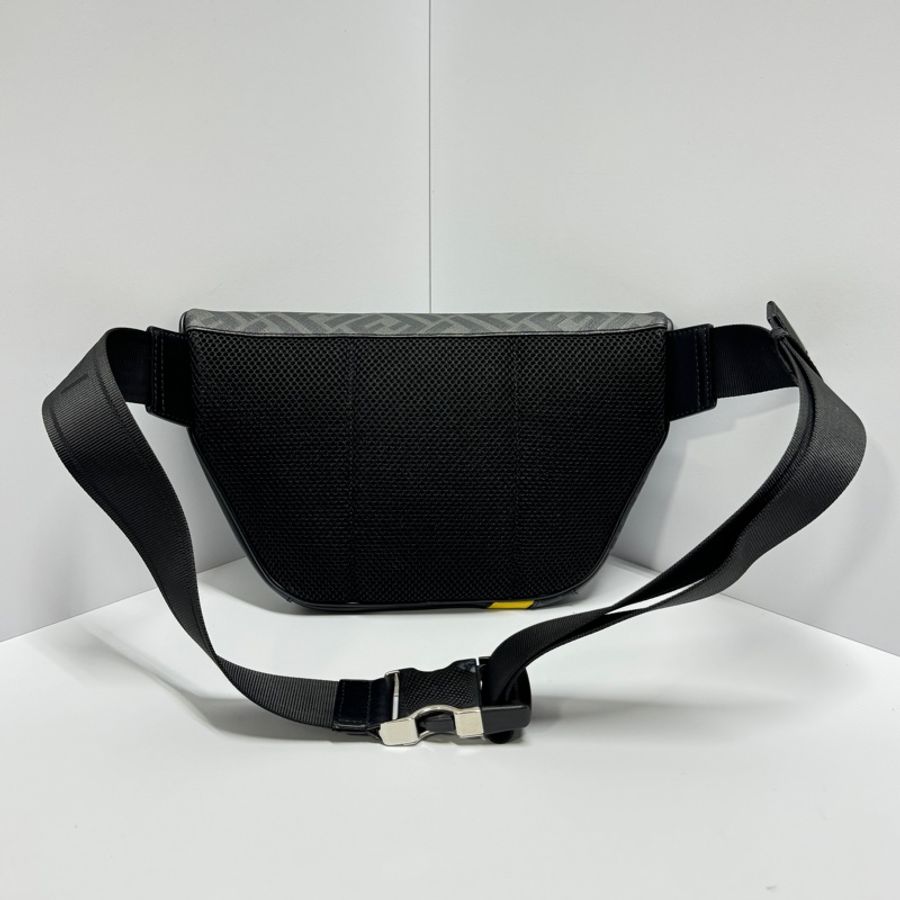【近全新🆕】 FENDI 經典老花 胸包/斜跨包 專櫃新款🎁-1