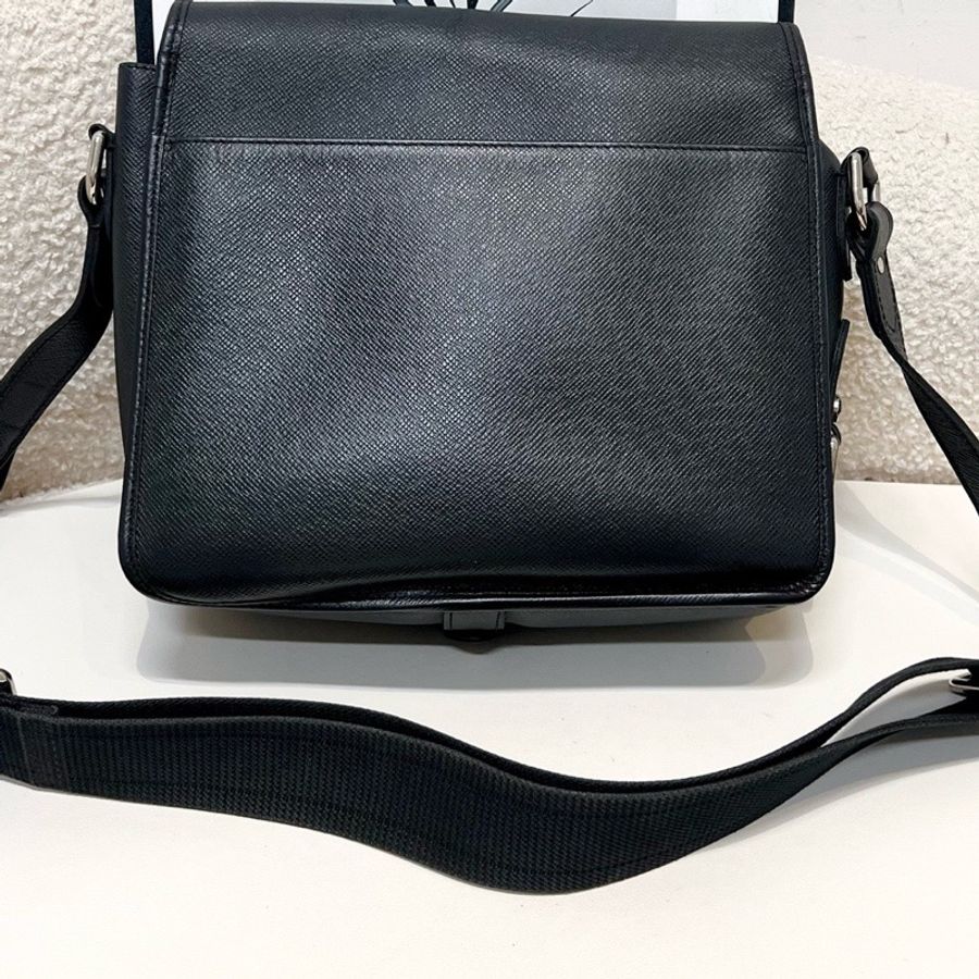 Louis Vuitton 路易威登 郵差包斜挎包 黑色十字紋牛皮 尺寸27*25-1