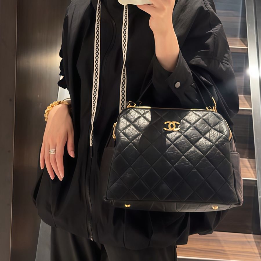 Chanel 23C 黑金保齡球包｜27cm 大容量輕盈款🎱-4