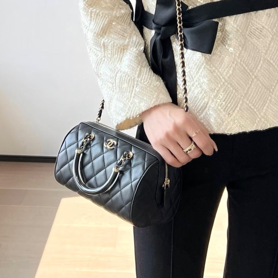 精緻小巧百搭✨99新🆕Chanel香奈兒黑金25c手柄波士頓保齡球包手提單肩斜挎包-5