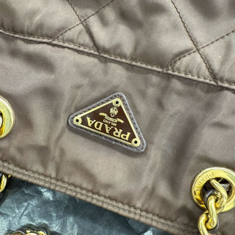 Prada • 經典巧克力色金釦尼龍托特包-8