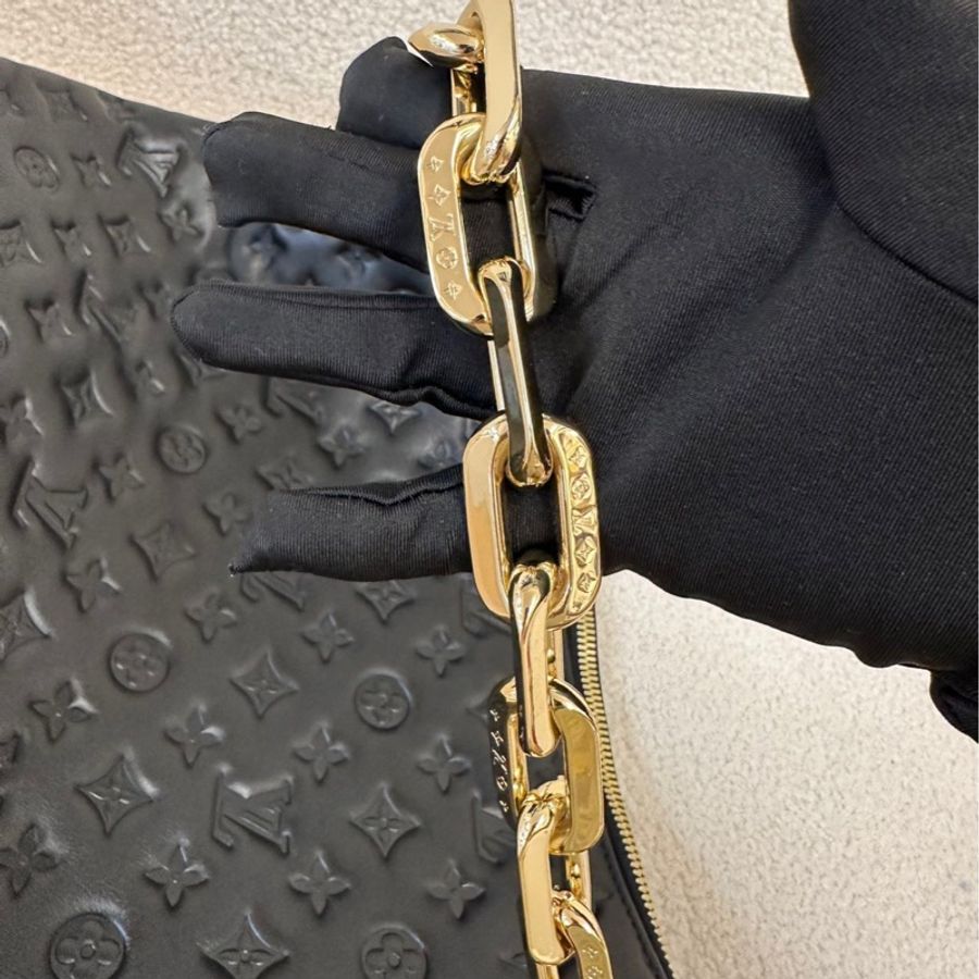 LOUIS VUITTON Coussin 小牛皮流浪包 手提、斜挎、單肩包 中號，女款 黑色牛皮-14