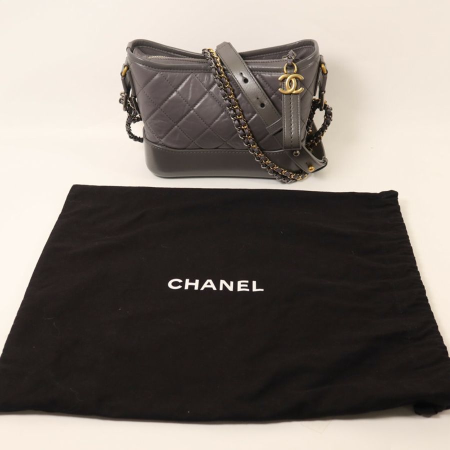 CHANEL 牛皮皮革Garbriell Small鏈帶肩背袋-8