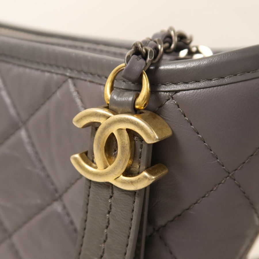 CHANEL 牛皮皮革Garbriell Small鏈帶肩背袋-9