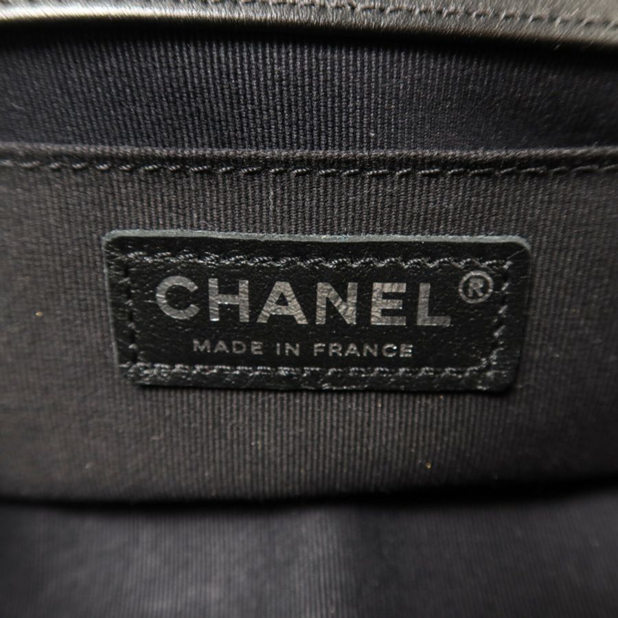 CHANEL 牛皮皮革Boy 20鏈帶肩背袋-5