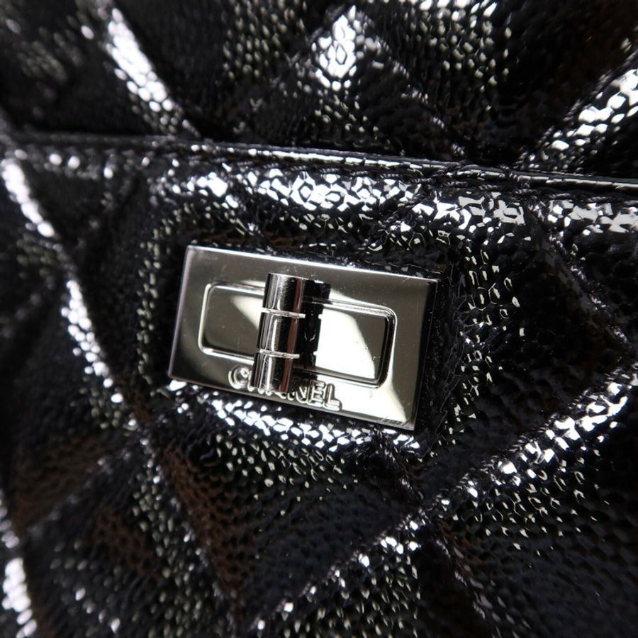 CHANEL 漆皮皮革2.55鏈帶肩背袋-6