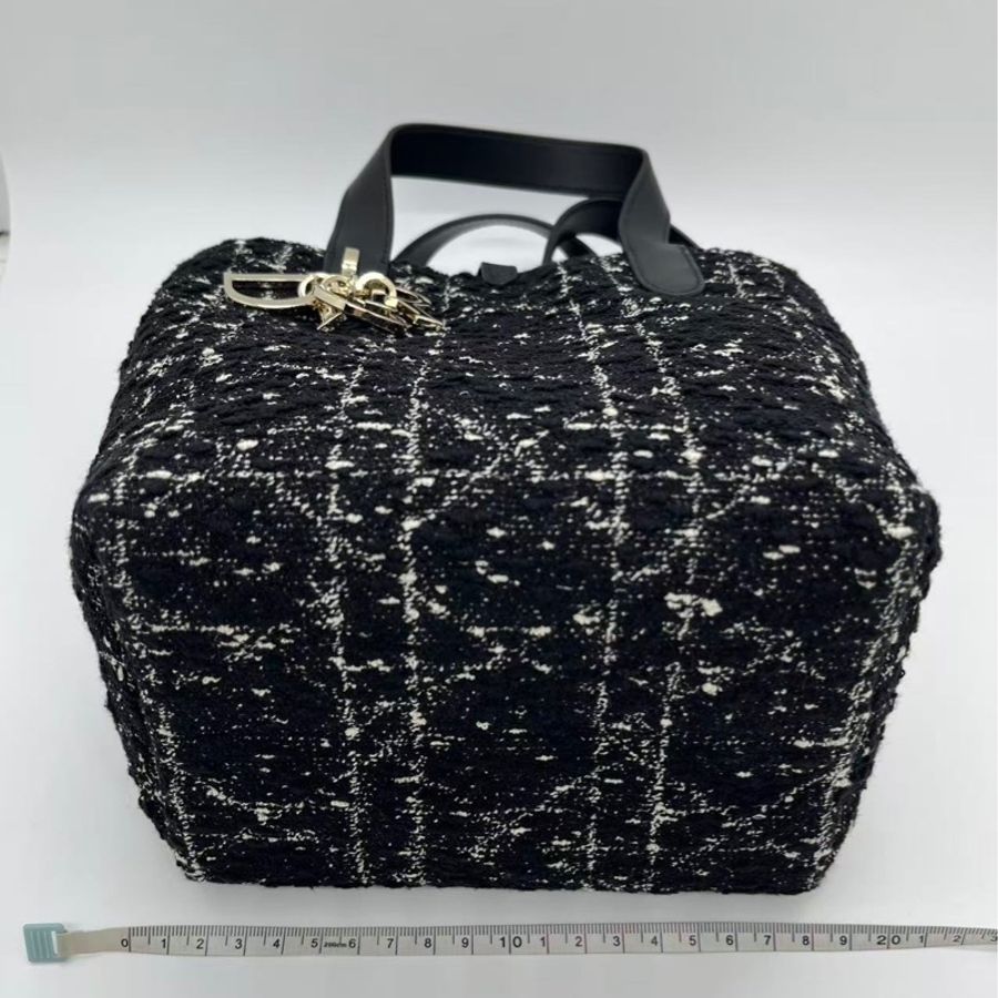 DIOR迪奧 Toujours 藤格紋圖案設計 里料牛皮材質 敞口方式 單肩斜挎手提包 小號 女款 黑色有保卡塵袋吊牌-9