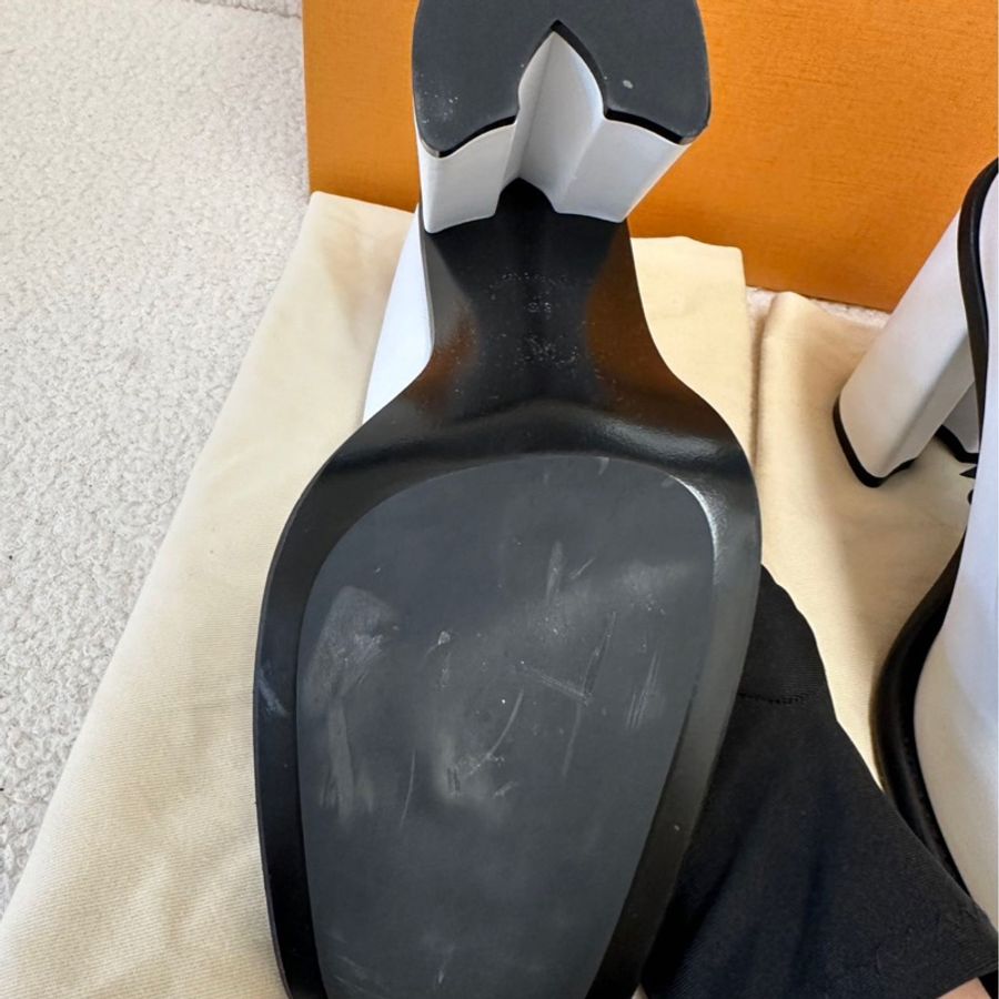 LV 白色大頭鞋 39 碼 僅試穿-23