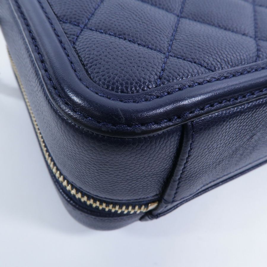 CHANEL 牛皮皮革CC Filigree Vanity Case鏈帶手挽肩背兩用袋-12