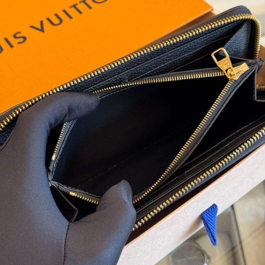 *SHIHNA名牌精品* LV M60171 Clemence 經典花紋全皮革壓紋拉鍊長夾-9