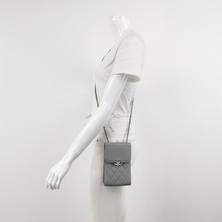 Chanel 牛皮純色字母logo斜背包單肩包-1
