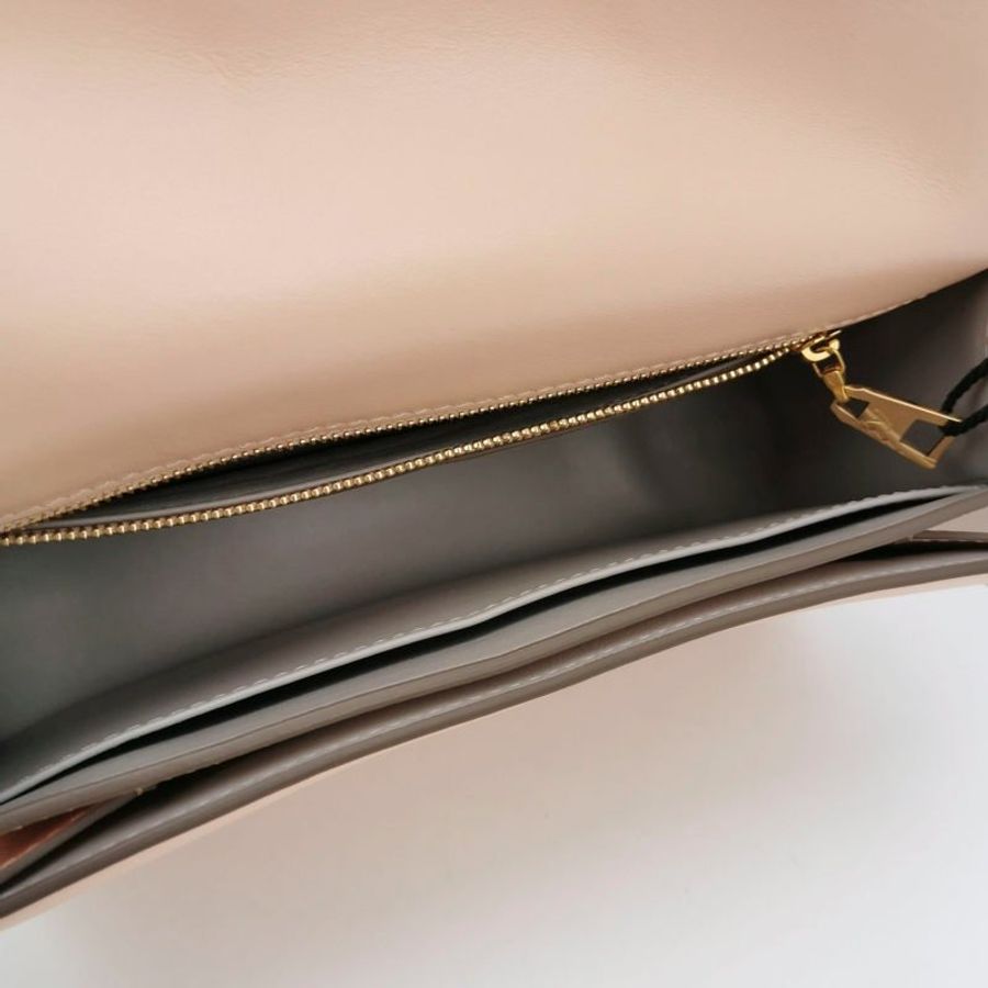 Louis Vuitton (LV) Pont 9中號牛皮純色LV Circle標誌斜背包單肩包晶片款-6