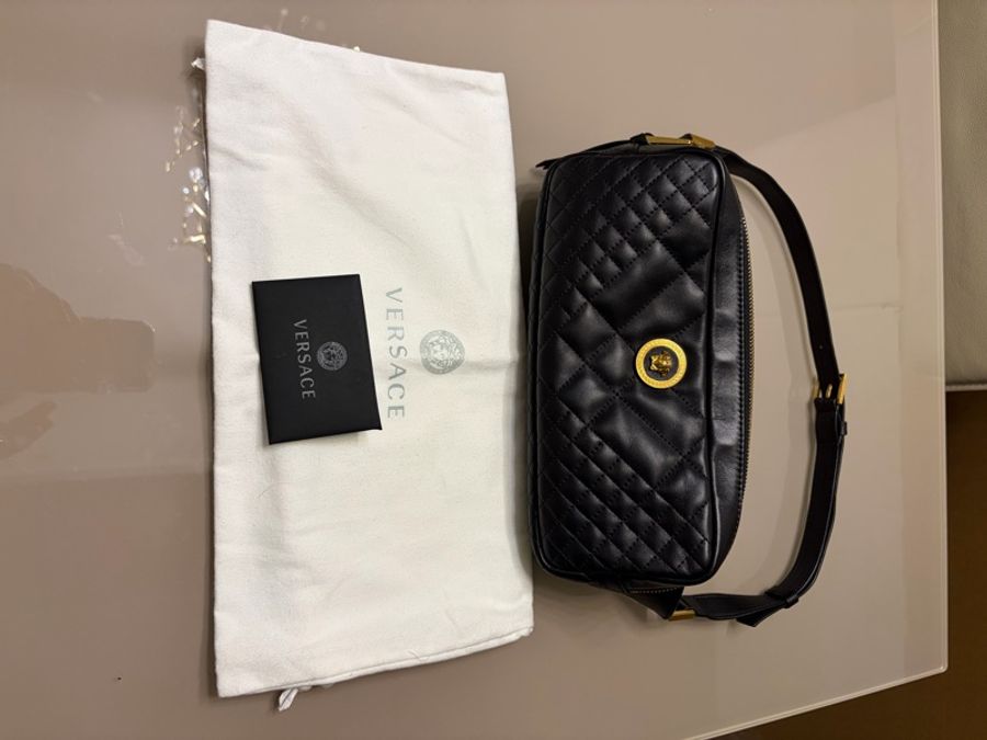 Versace黑色小羊皮腰包-0