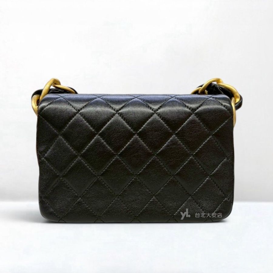 A13218-CHANEL 黑色菱格羊皮霧金釦粗皮穿鏈口蓋腋下包/AS4886-3
