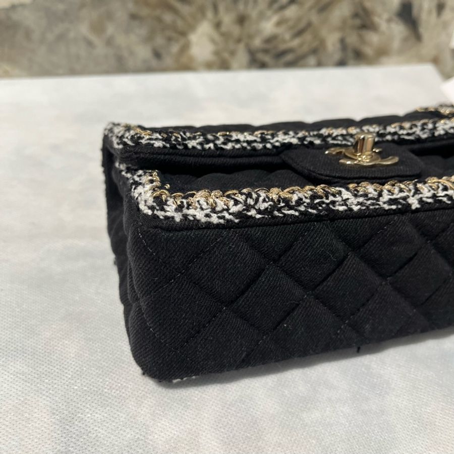 Chanel黑色牛仔布拚毛呢Logo雙C口蓋包-5