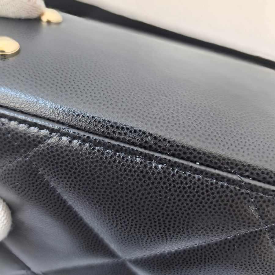 Chanel香奈兒25C黑金荔枝皮保齡球包 底長：18cm 附件：票 塵袋-12