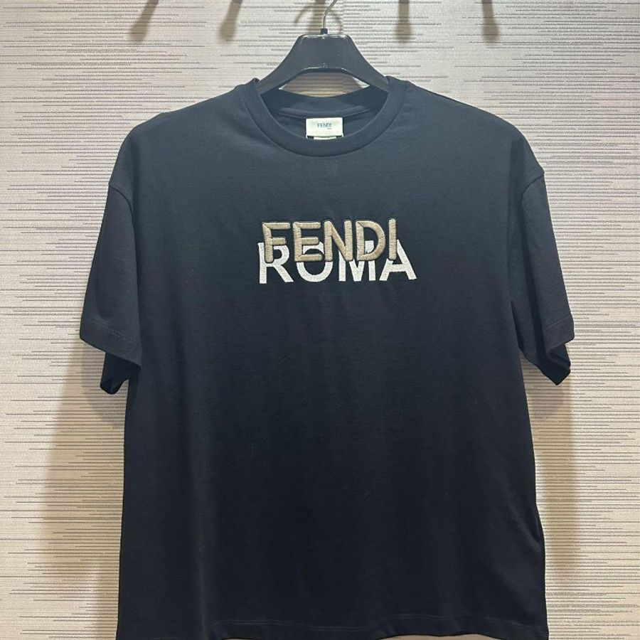💎Han's house精品服飾💎FENDI 芬迪 立體 刺繡 短 T 義大利製 現貨 青年款-0