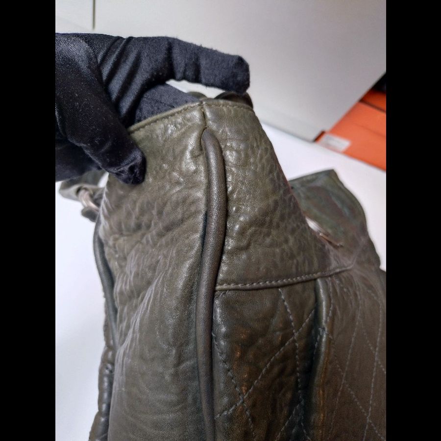 Chanel 墨綠皺皺皮革大直式托特包-9