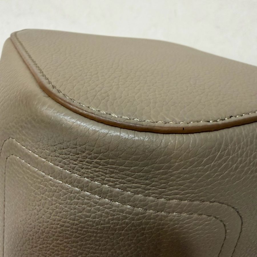 LOEWE 軟面小牛皮 mini 沙色 Pebble 金釦 水桶包 手提包 斜背包-12