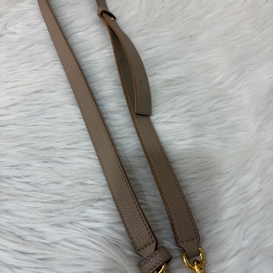 LOEWE 軟面小牛皮 mini 沙色 Pebble 金釦 水桶包 手提包 斜背包-45