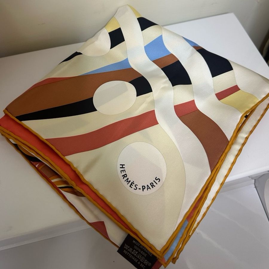 【正品現貨】Hermès 愛馬仕 Le Rêve de Julia 90公分真絲方巾/絲巾-4