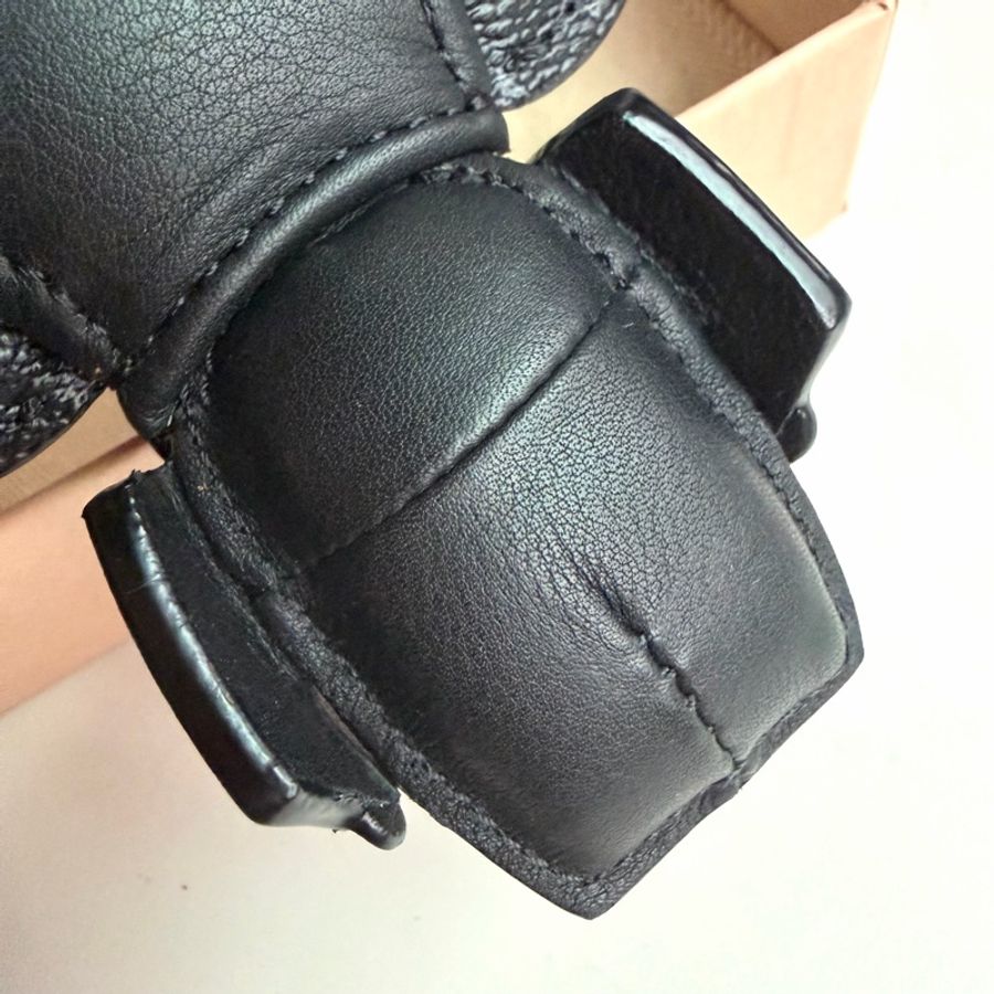 LV MP1998 全黑vivienne Forever 限量系列 鑰匙圈/吊飾兩用～-9
