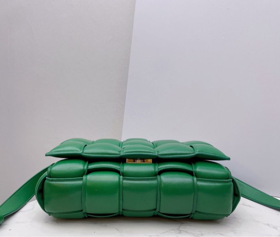 葆蝶家/Bottega Veneta 深綠色五格羊皮 編織枕頭包小方包斜挎包-5