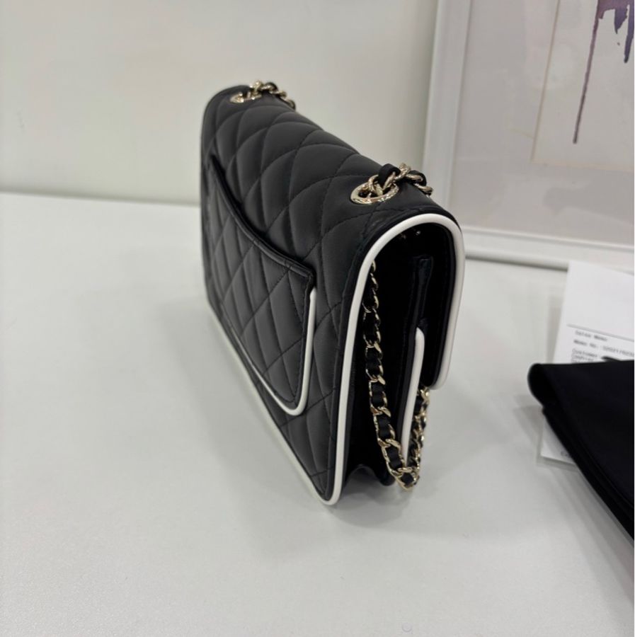 Chanel 香奈兒 25P系列 黑白熊貓漫畫方胖子，晶片有購證 閒置 尺寸12.5x19.5x3.5cm-3