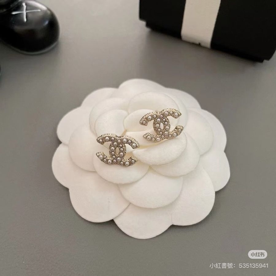 Chanel 珍珠雙C Logo耳環-1