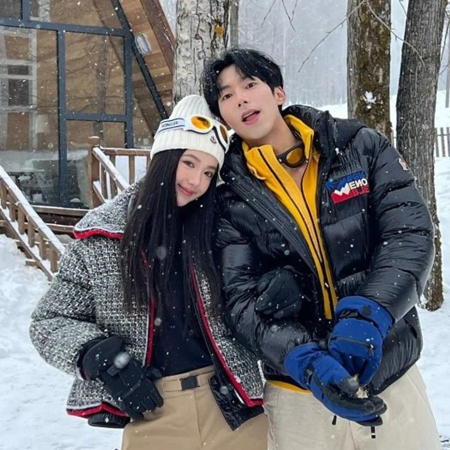 💎Han's house精品服飾💎 moncler Marcassin 滑雪系列 高機能 防水 羽絨 連帽 外套 可手水洗 現貨2 原價61000-5