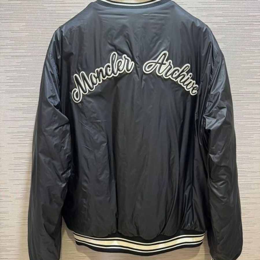 💎Han's house精品服飾💎 moncler Bouchet 羽絨 外套 雙面穿 可手水洗 現貨 2/3原價70200-7