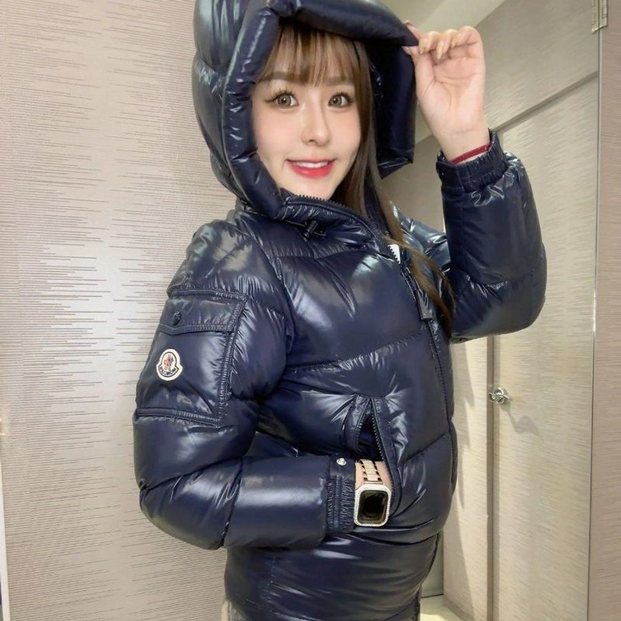💎Han's house精品服飾💎 moncler Ecrins 羽絨 連帽 外套 現貨 00 原價 67600-0