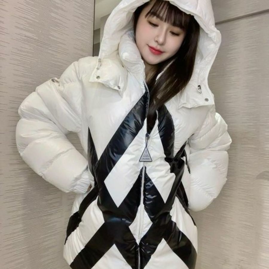 💎Han's house精品服飾💎 MONCLER Haine 羽絨 連帽 可拆 外套 現貨 6可手水洗 原價83500-0