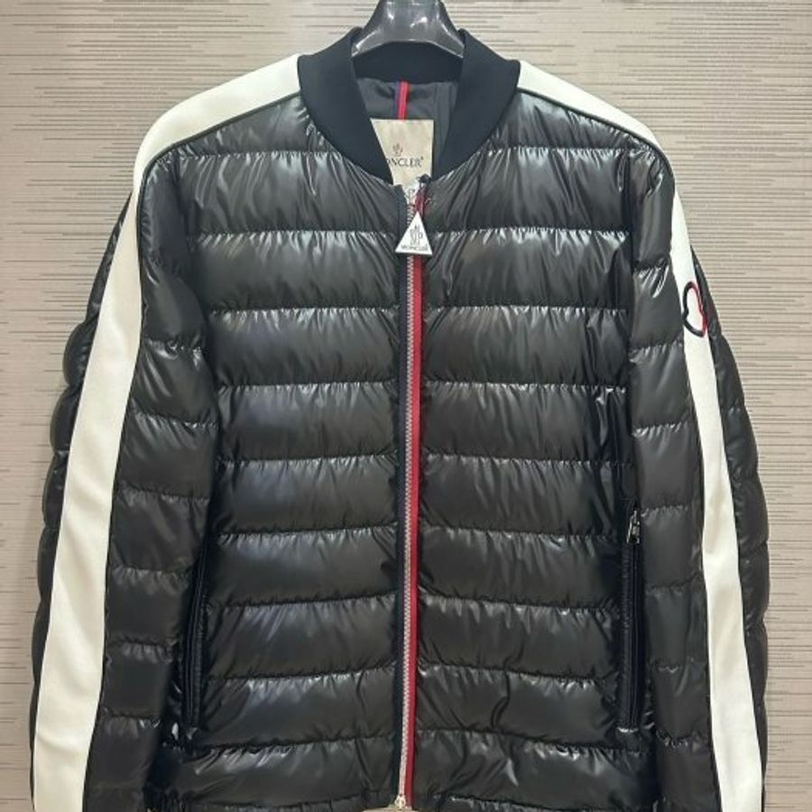 💎Han's house精品服飾💎 MONCLER Arroux 羽絨 外套 可水洗 現貨 3 原價45700-1