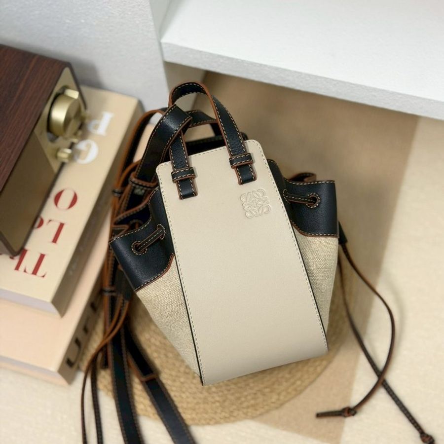 🏷Loewe 羅意威．Mini Hammock 吊床包/客人寄賣-0