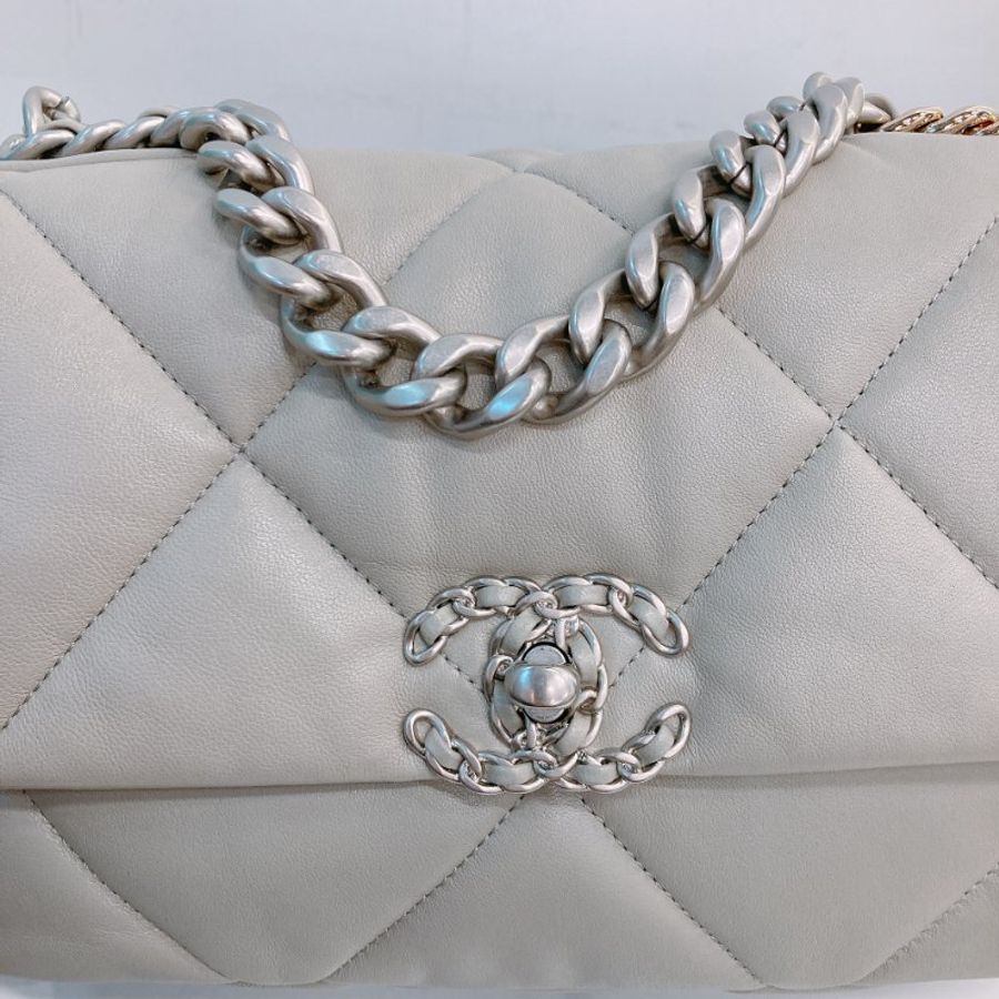 MS0724	Chanel 香奈兒經典19 小號羊皮淺灰色銀扣 Small Lambskin Light Grey x PHW-10