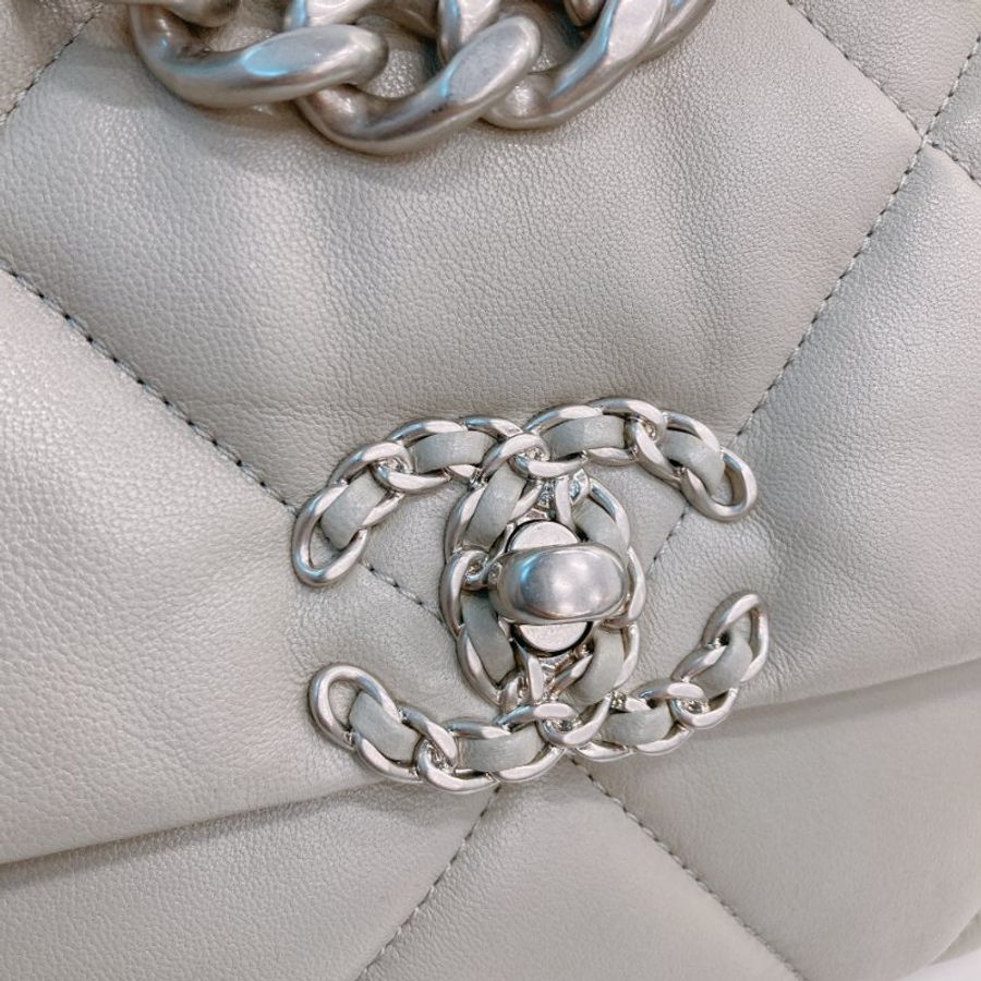 MS0724	Chanel 香奈兒經典19 小號羊皮淺灰色銀扣 Small Lambskin Light Grey x PHW-11