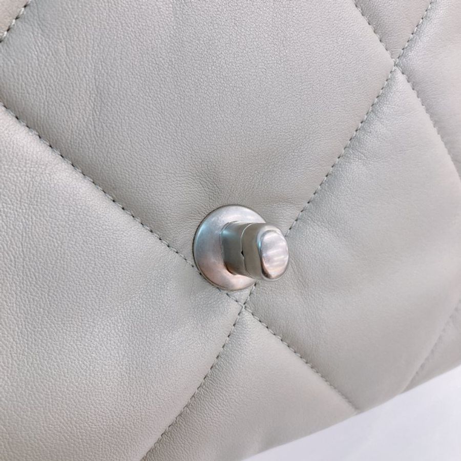 MS0724	Chanel 香奈兒經典19 小號羊皮淺灰色銀扣 Small Lambskin Light Grey x PHW-16