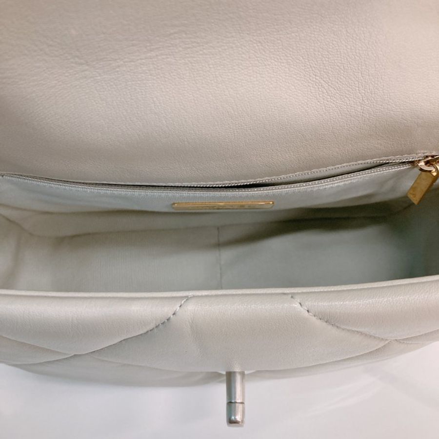 MS0724	Chanel 香奈兒經典19 小號羊皮淺灰色銀扣 Small Lambskin Light Grey x PHW-18