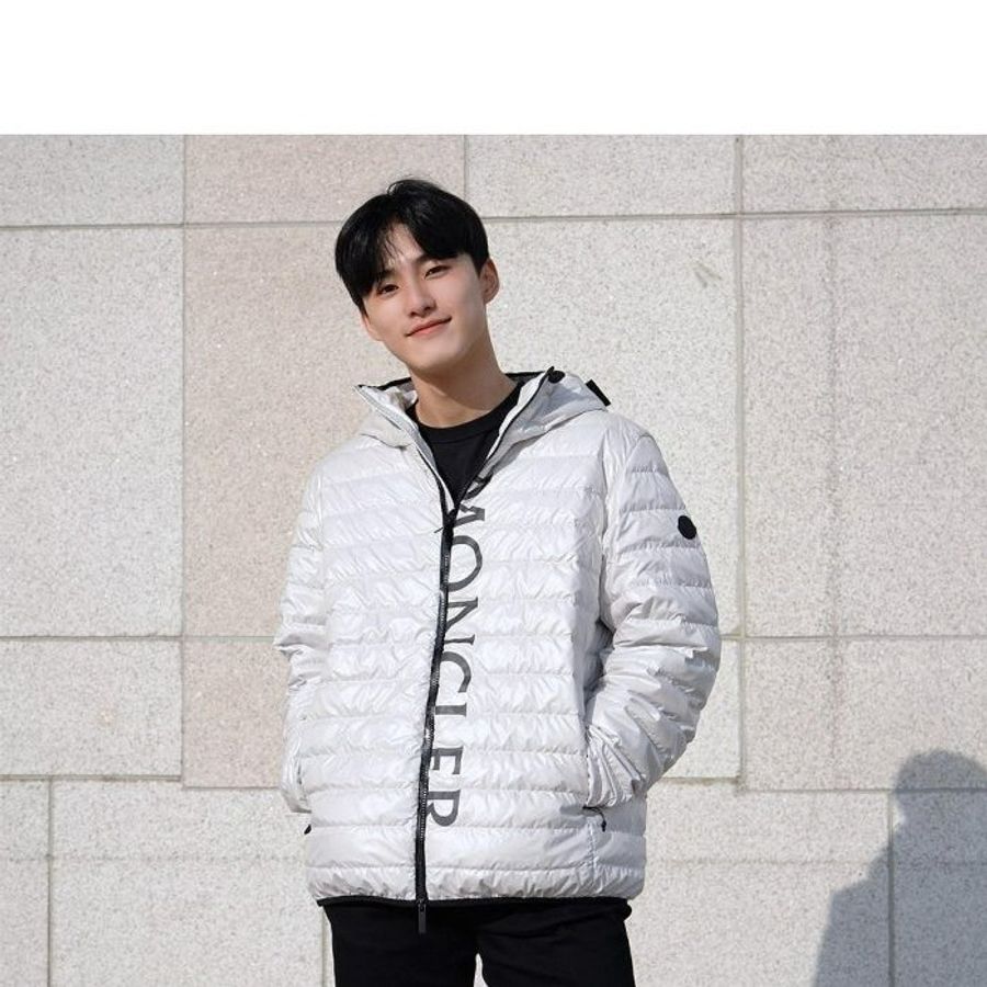 💎Han's house精品服飾💎moncler Lauzet 羽絨 連帽 外套 可水手洗 現貨6 原價44000-9