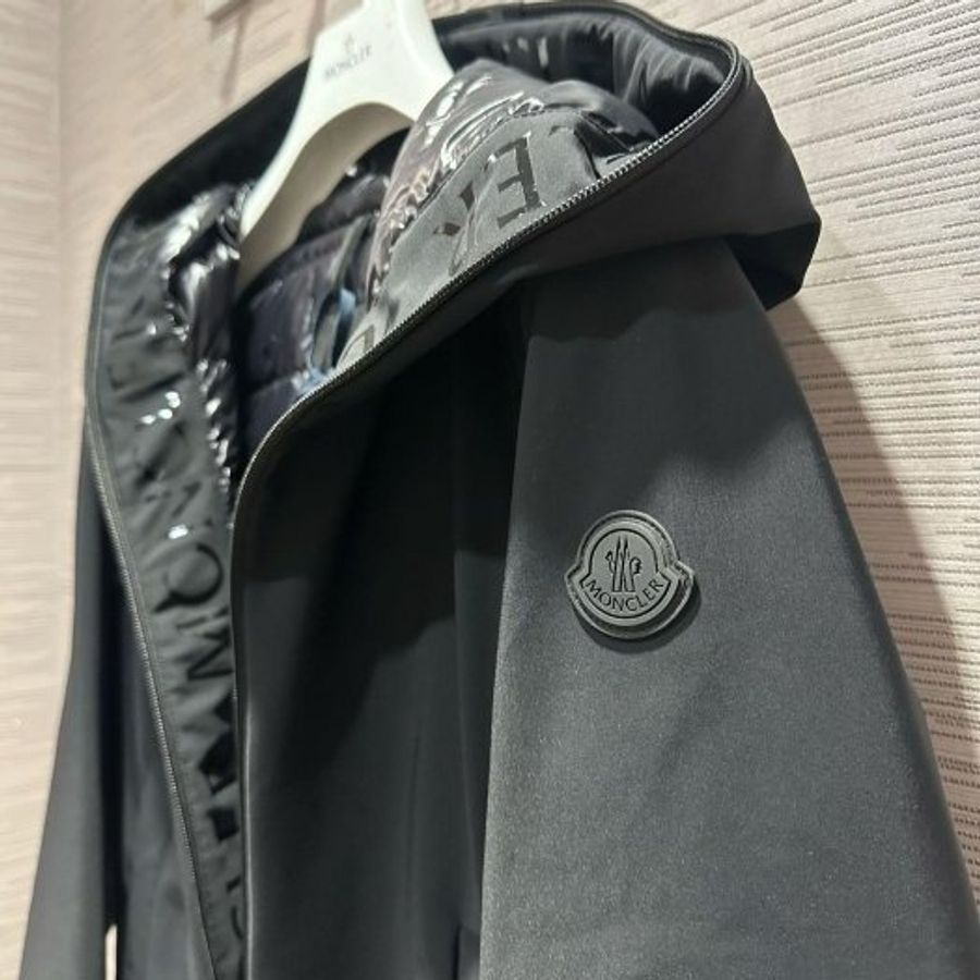 💎Han's house精品服飾💎moncler Lioret 防風 防水 風衣 內 羽絨 連帽 外套 現貨 0 原價 52700-4